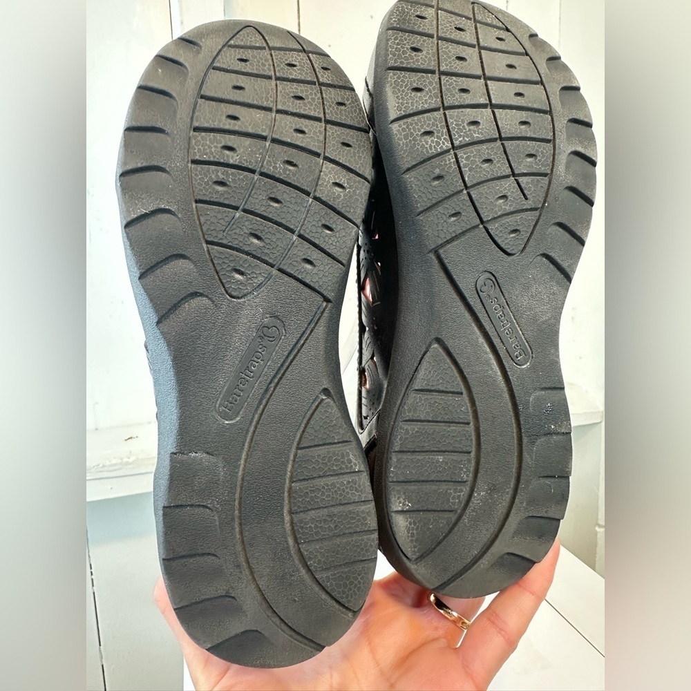 Baretraps Sandals Sneakers Shoes Women’s size 6.5 Farra Baretraos Black Velcro - Picture 9 of 13